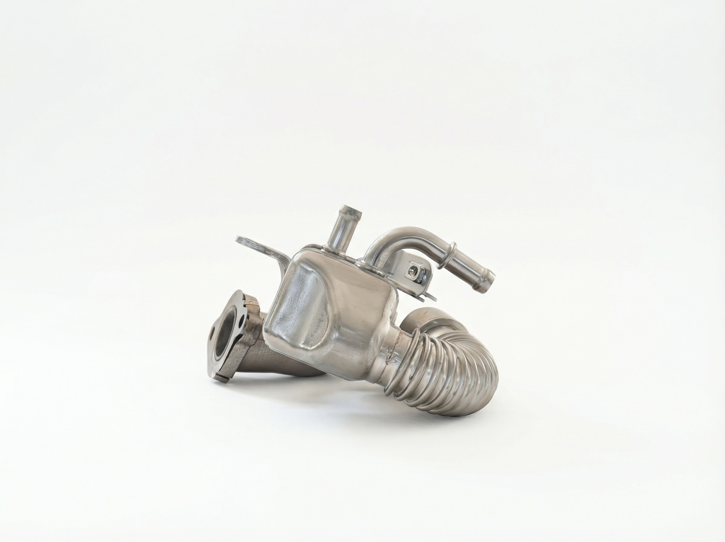 Renault 147358109R Renault 1.6 dCi EGR Cooler - Side View
